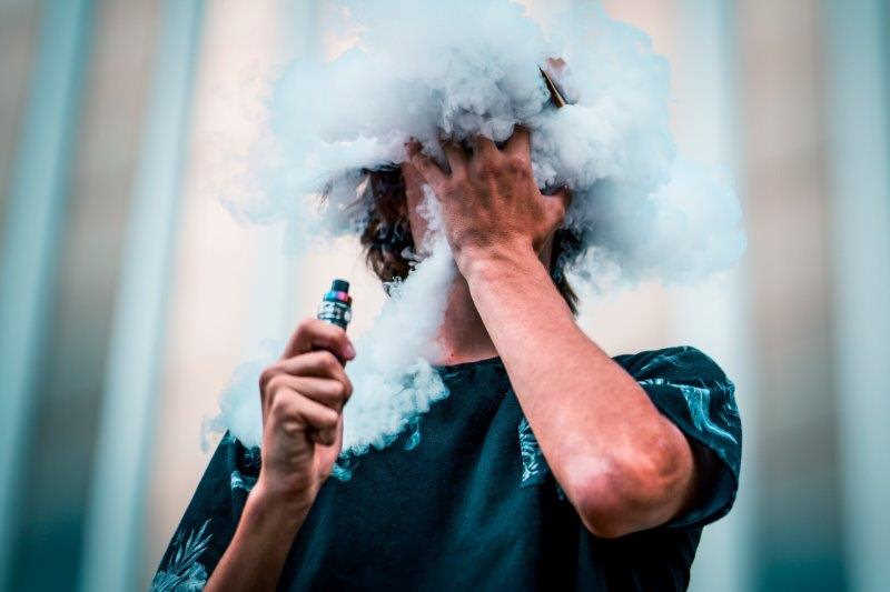 Vaping’s effect on the eyes eyeonoptics